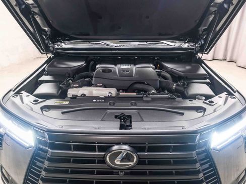 Used 2024 Lexus GX 550 AWD/4WD image 25