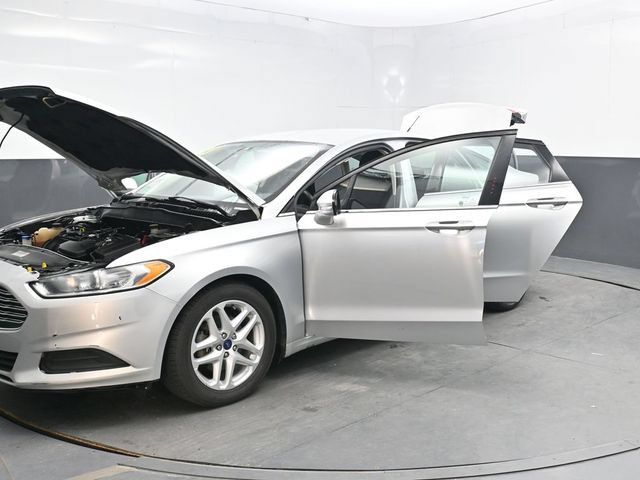 Used 2015 Ford Fusion SE FWD image 44