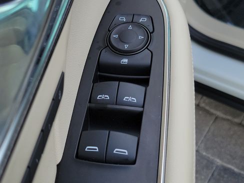 Used 2023 Buick Envision Essence AWD/4WD image 19