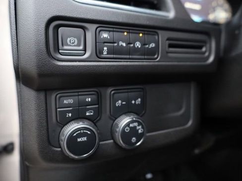 Used 2022 Chevrolet Tahoe LT image 22