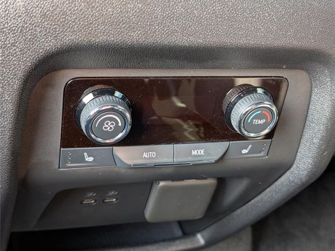 Used 2024 Chevrolet Traverse RS w/ LPO, Floor Liner Package AWD/4WD image 19