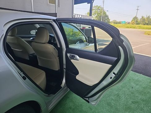 Used 2012 Lexus CT 200h Premium FWD image 37