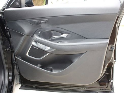 Used 2020 Jaguar E-PACE image 31