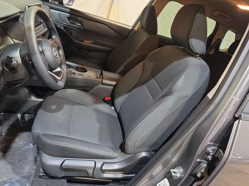 Used 2024 Nissan Rogue S FWD image 13