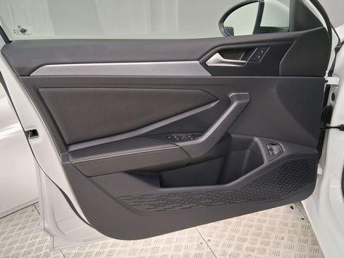 Used 2023 Volkswagen Jetta SE FWD image 19