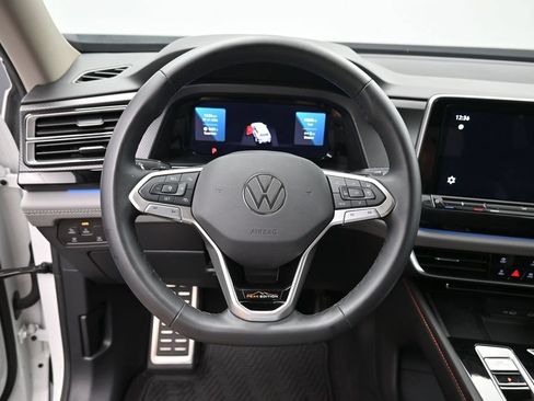 Used 2024 Volkswagen Atlas Peak Edition SE AWD/4WD image 15