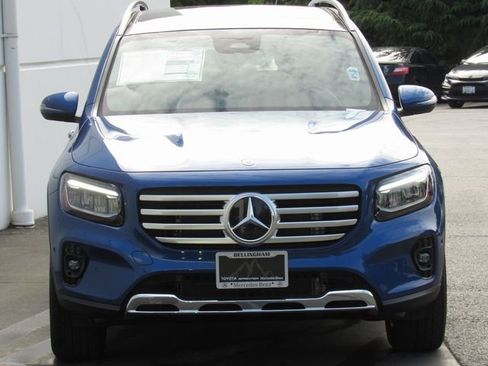 Used 2025 Mercedes-Benz GLB 250 4MATIC image 3