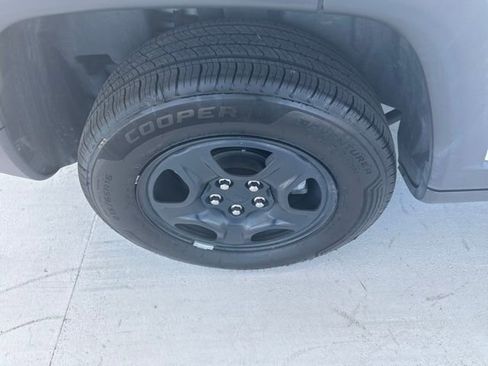 Used 2019 Jeep Compass Sport AWD/4WD image 10