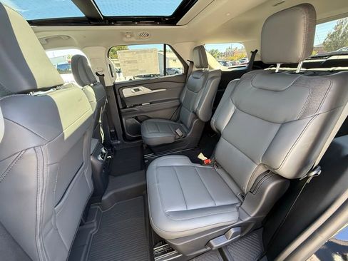 New 2025 Ford Explorer Active w/ Active Comfort Package image 27