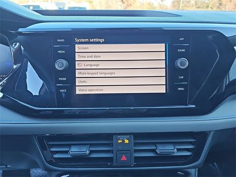 Used 2024 Volkswagen Taos SE image 21