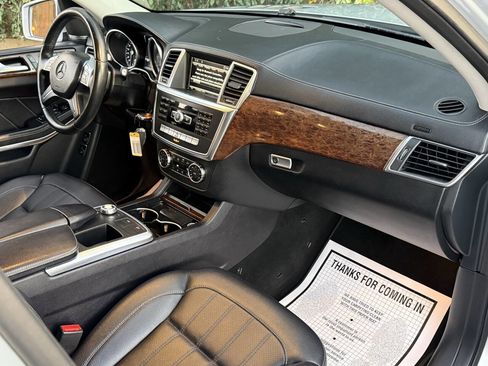 Used 2013 Mercedes-Benz GL 450 4MATIC image 15