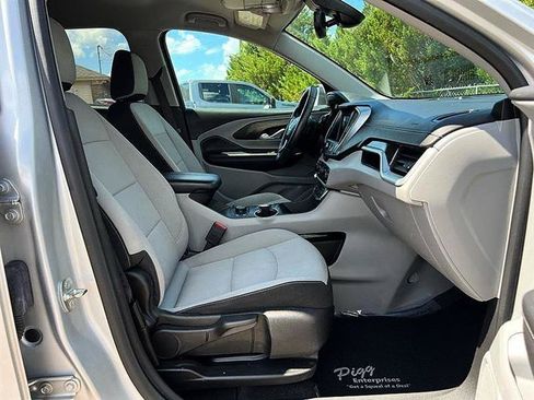 Used 2022 GMC Terrain SLE w/ Driver Convenience Package FWD image 18