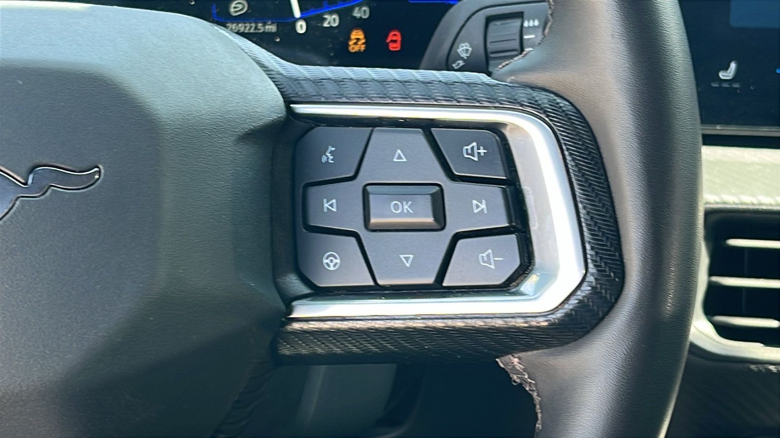 Used 2024 Ford Mustang Coupe RWD image 18