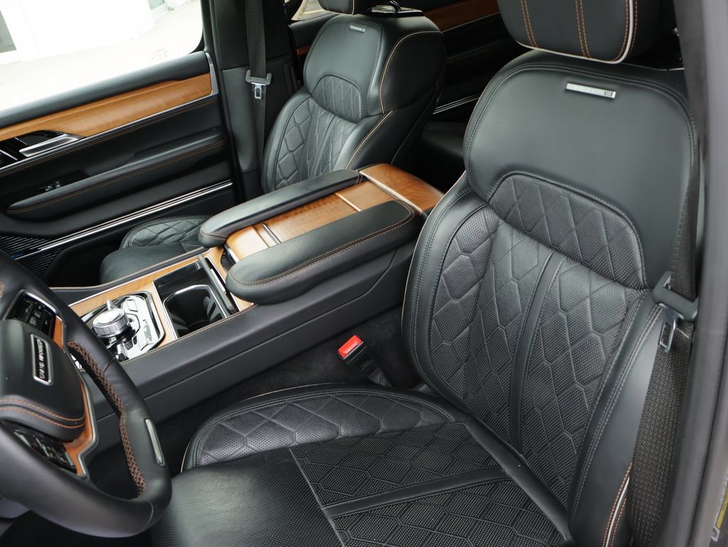 Used 2024 Jeep Grand Wagoneer L Series III AWD/4WD image 25