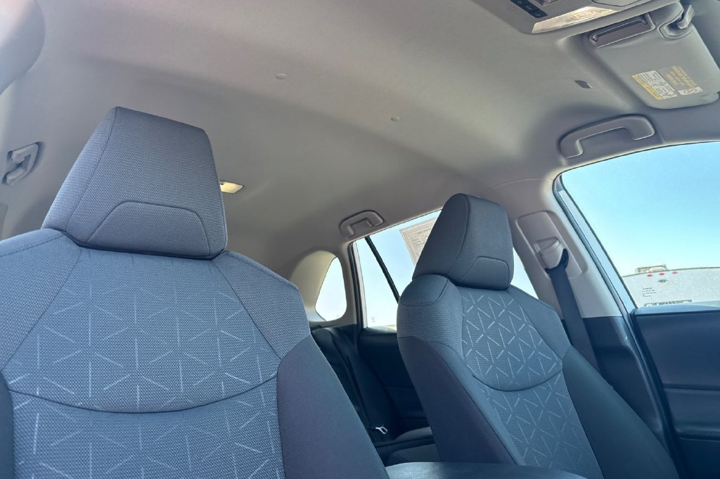 Used 2025 Toyota RAV4 XLE AWD/4WD image 22