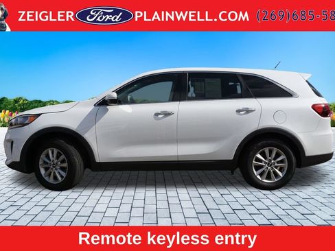 Used 2019 Kia Sorento FWD image 2