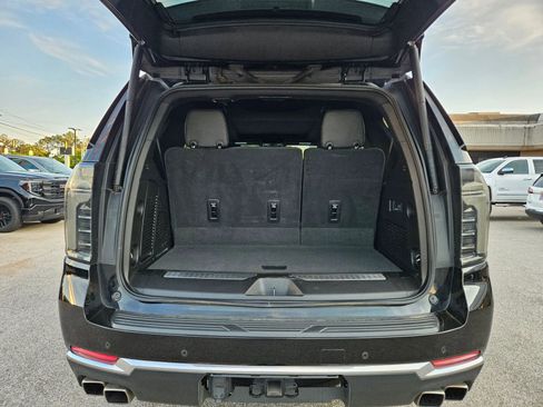 Used 2025 Chevrolet Tahoe High Country image 4