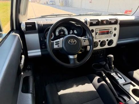 Used 2012 Toyota FJ Cruiser 4WD w/ Convenience Pkg image 15