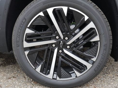 New 2027 Chevrolet Equinox RS w/ Safety and Technology Package AWD/4WD image 6