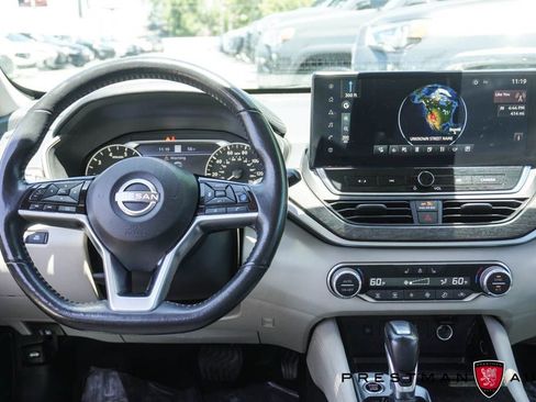 Used 2023 Nissan Altima 2.5 SL AWD/4WD image 2
