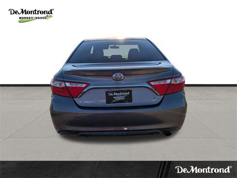 Used 2017 Toyota Camry SE image 6