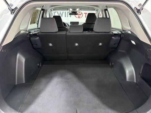 Used 2025 Toyota RAV4 XLE image 17