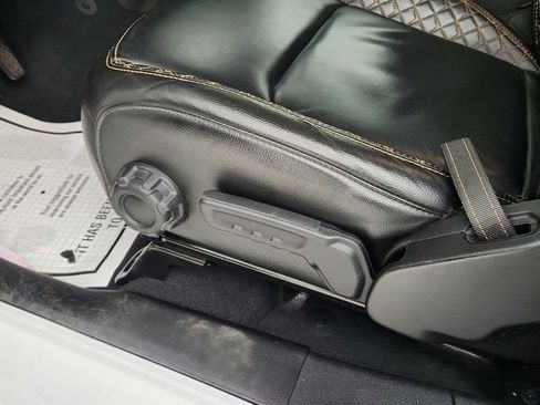 Used 2022 Jeep Gladiator Overland image 11