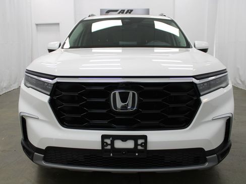 Used 2023 Honda Pilot Elite image 3