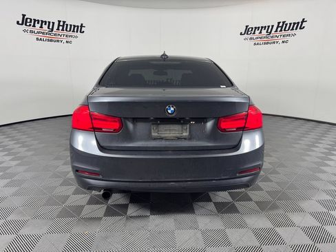 Used 2018 BMW 320i xDrive Sedan AWD/4WD image 8