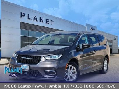 Used 2023 Chrysler Pacifica Touring-L