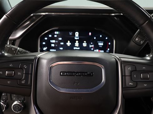 Used 2025 GMC Sierra 2500 Denali Ultimate AWD/4WD image 13