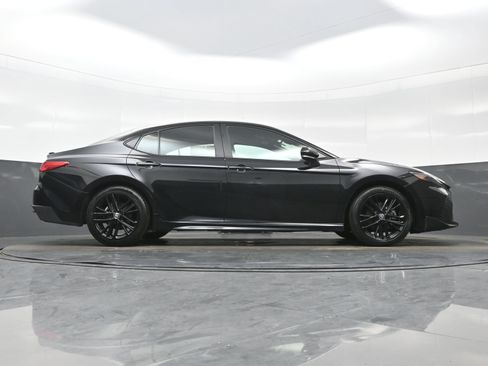Used 2025 Toyota Camry SE FWD image 33