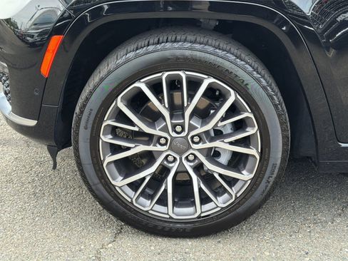 Used 2024 Jeep Grand Cherokee L Summit AWD/4WD image 12