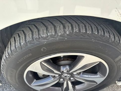 Used 2018 Honda Odyssey Touring image 3