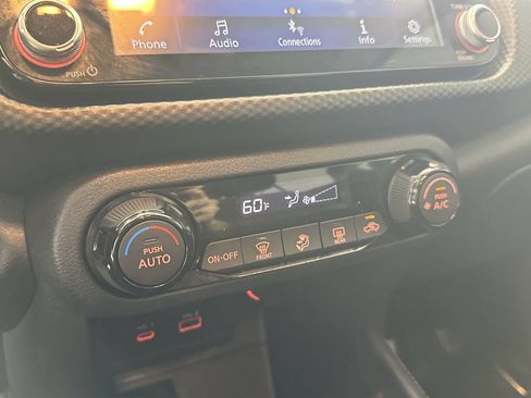 Used 2021 Nissan Kicks SV FWD image 19