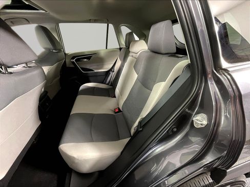 Used 2022 Toyota RAV4 XLE w/ Convenience Package AWD/4WD image 22