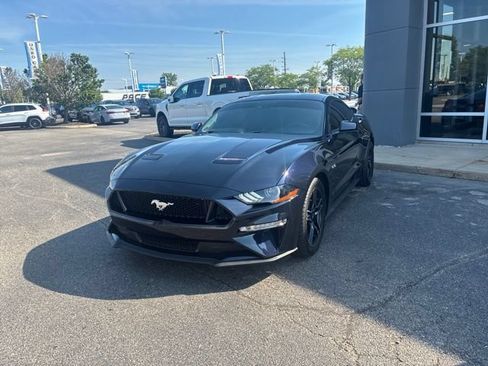 Used 2021 Ford Mustang GT RWD image 2