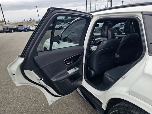 Used 2025 Mercedes-Benz GLC 43 AMG 4MATIC image 20