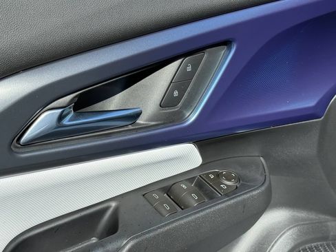 New 2026 Chevrolet Equinox EV LT AWD/4WD image 11