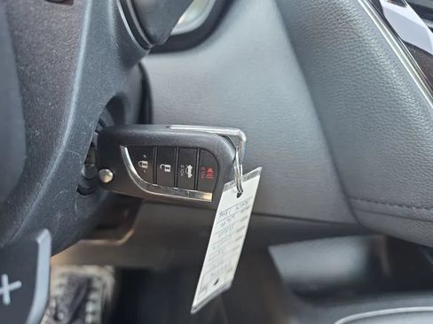 Used 2021 Toyota Corolla SE FWD image 29