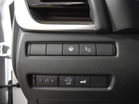 Certified 2026 Nissan Rogue Platinum w/ Platinum Premium Package AWD/4WD image 14