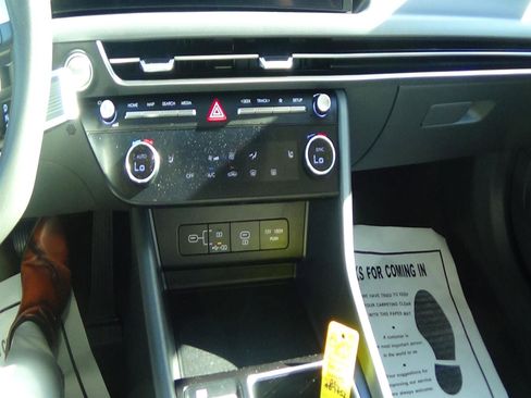 Used 2025 Hyundai Sonata SEL FWD image 24