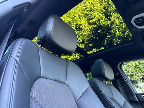 Used 2025 Porsche Macan image 18