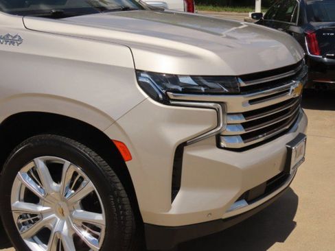Used 2023 Chevrolet Tahoe High Country RWD image 5