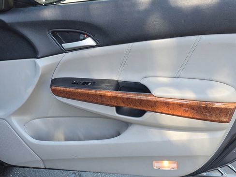 Used 2012 Honda Accord EX-L image 19