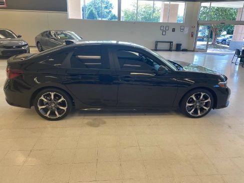 Used 2025 Honda Civic Sport Touring image 4