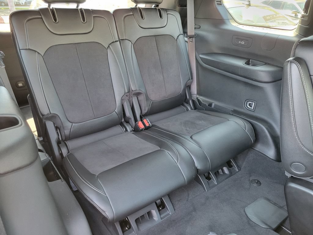 Used 2023 Jeep Grand Cherokee L Laredo AWD/4WD image 23