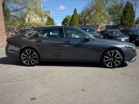 Used 2024 Honda Accord Touring image 4