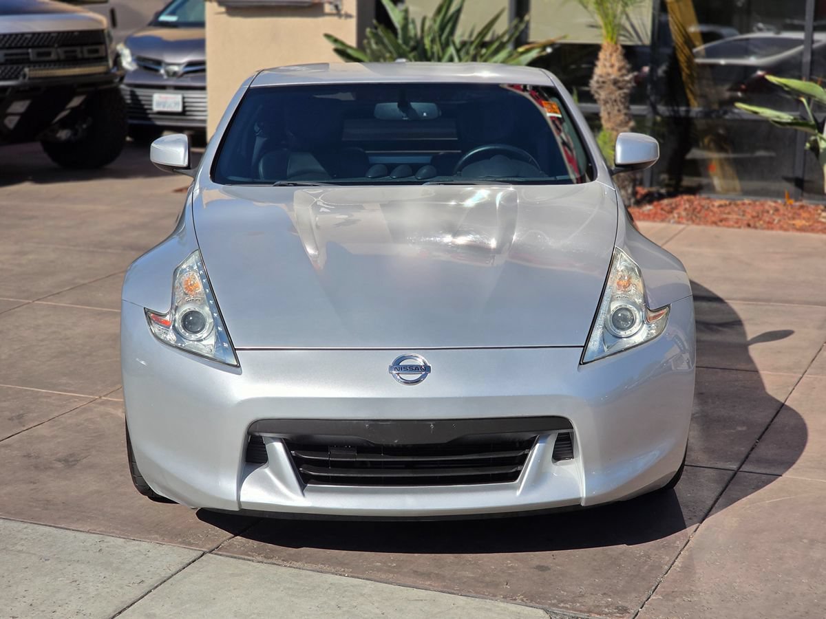 Used 2012 Nissan 370Z Touring RWD image 4