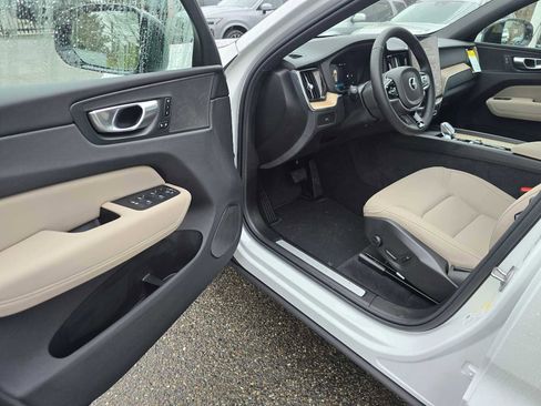 New 2026 Volvo XC60 B5 Core image 19
